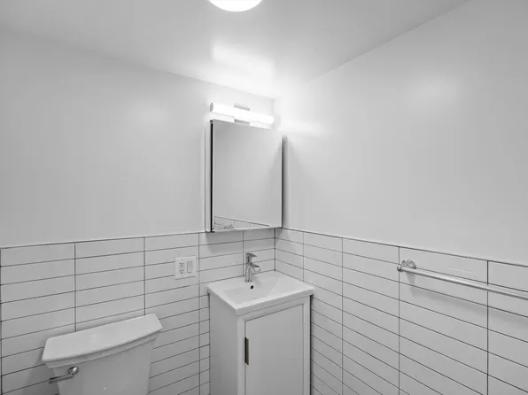 28 4th Place image 11 of 12