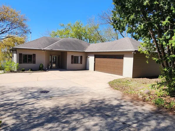 523 W Main St, Little Chute, WI 54140