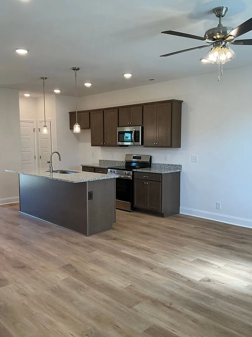 31 Dixon Dr available now — Photo 4