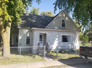 19 E Montgomery St, Oakland, IL 61943