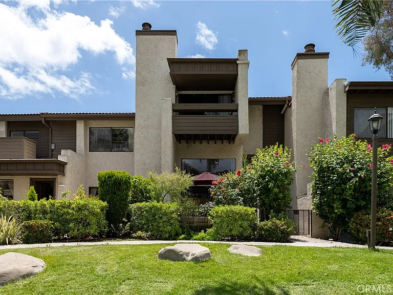 21500 Califa St — Photo 26