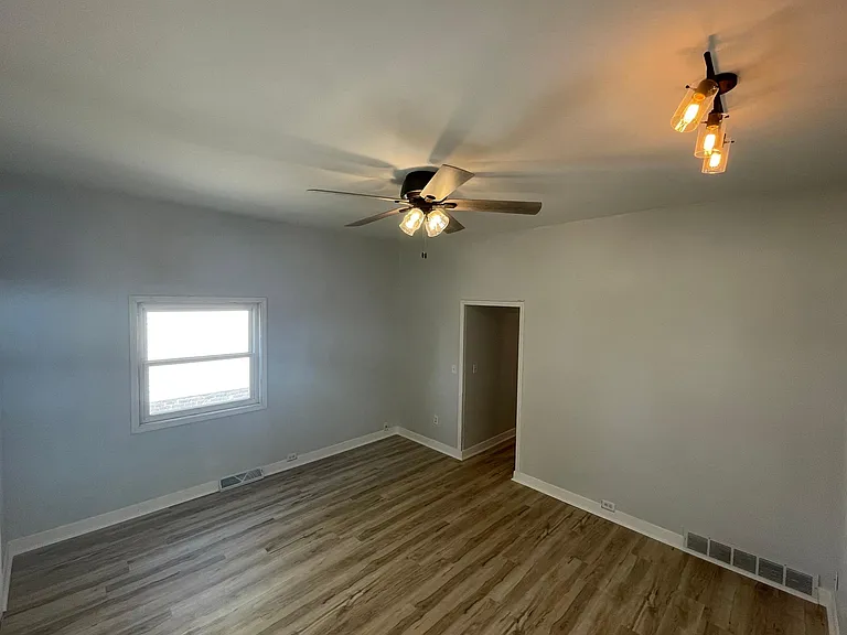 1314 Hoyt Ave — Photo 7