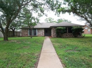 2405 Windsor Dr, Bryan, TX 77802