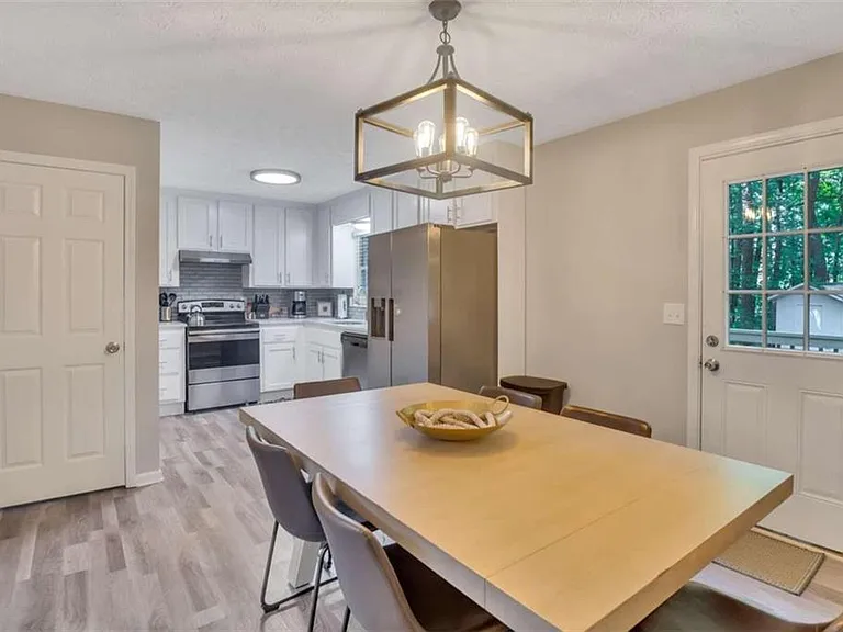 6340 McCollum Ln — Photo 6