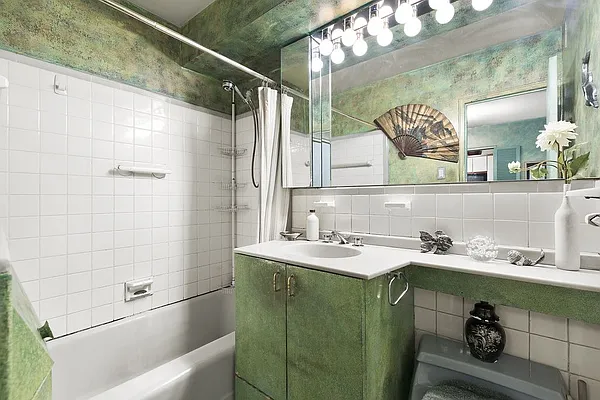 Sold by Corcoran | media 13