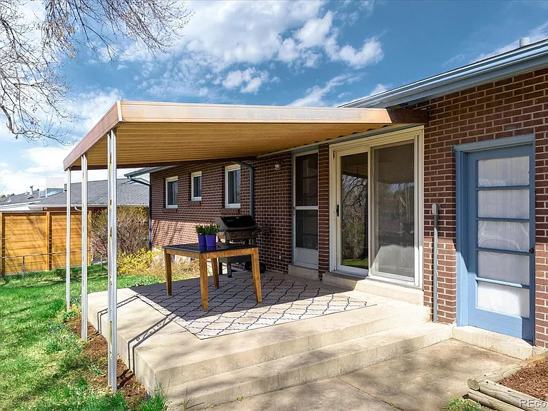 7896 E Jefferson Pl — Photo 17