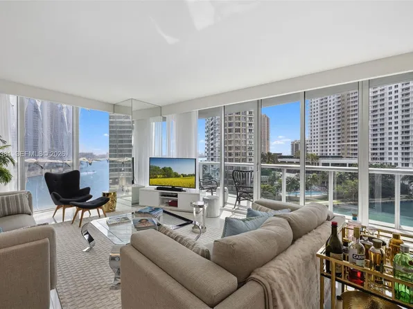 465 Brickell Ave APT 701, Miami, FL 33131