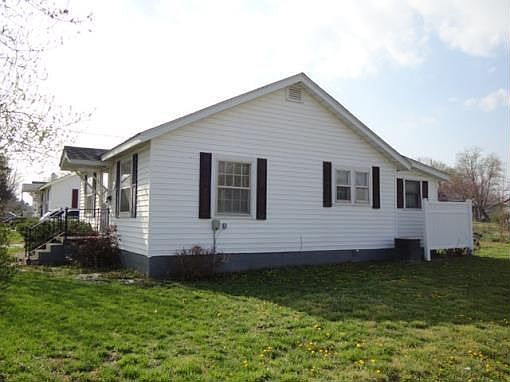 3rd image of 400 W Gibbs St