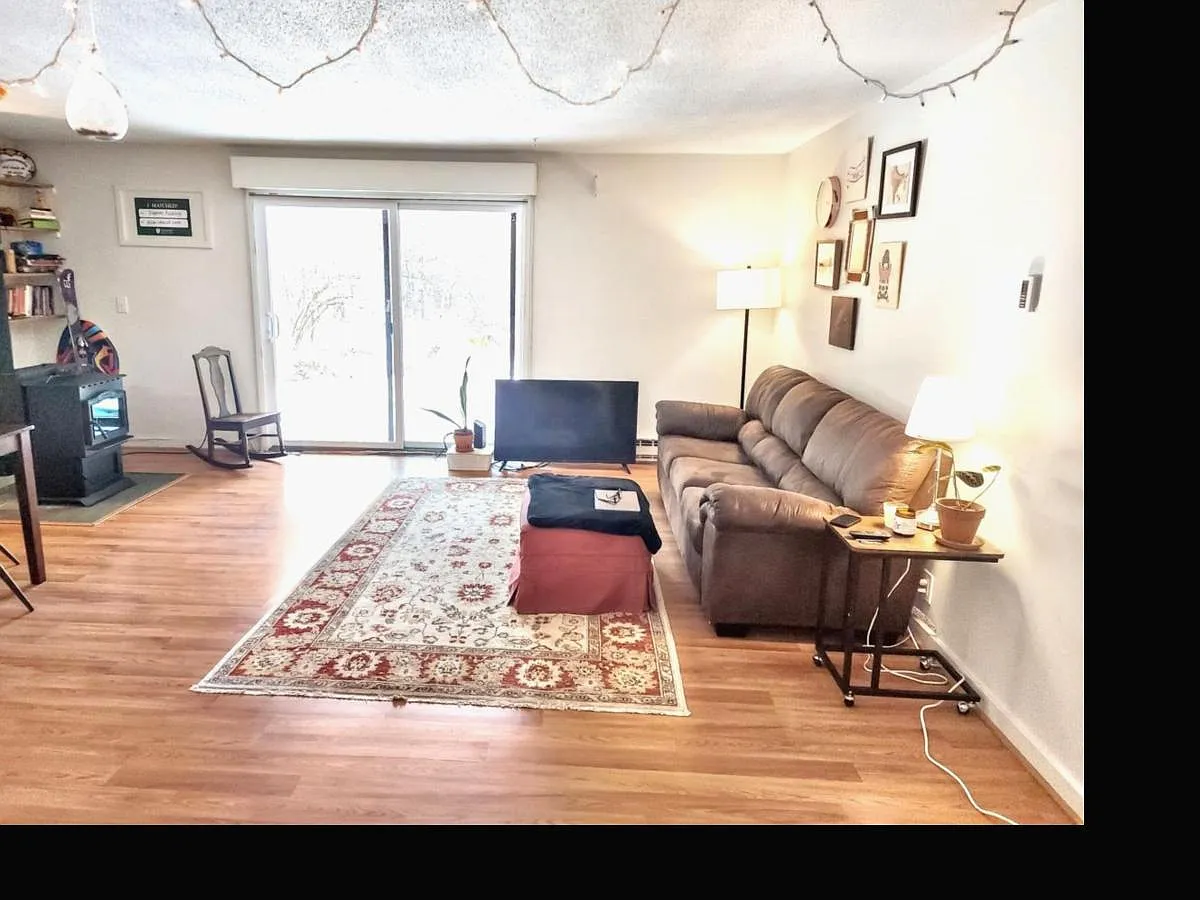 Building Photo - 121 Brook Holw #121