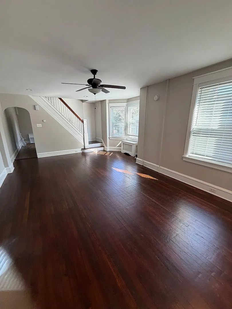 2 Bedroom House For Rent — Photo 2