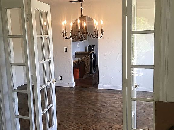 2nd image of 942 N La Jolla Ave
