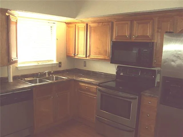 176 Avant Garde Cir #176 — Photo 3