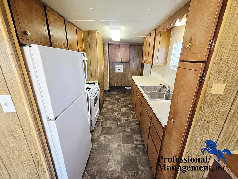 813 Heights Ln — Photo 4