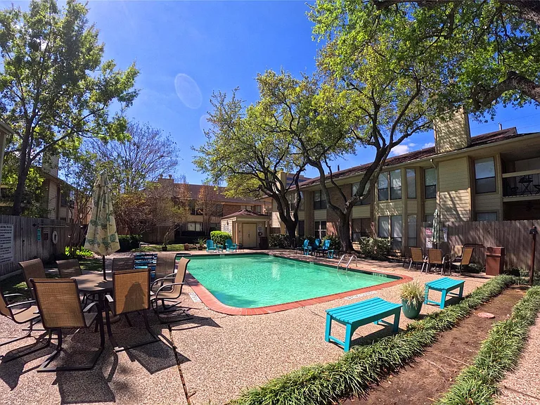 1881 Bering Dr #6 — Photo 33