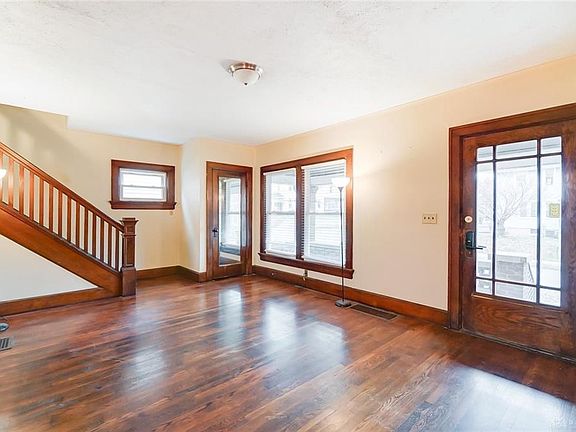 4th image of 553 Kolping Ave