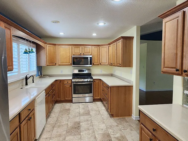 17 Marquette Ct — Photo 4