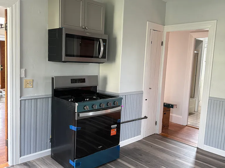 49 Blackamore Ave #2 — Photo 2