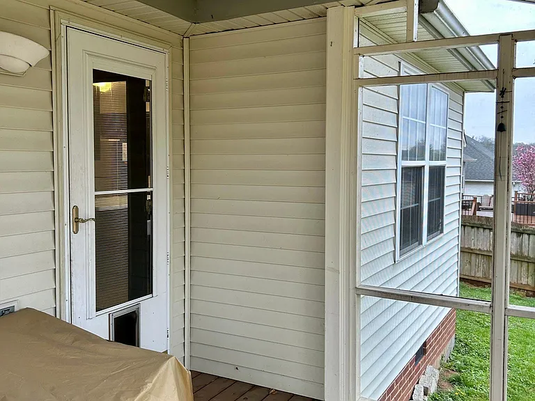 114 Montclair Ct — Photo 31
