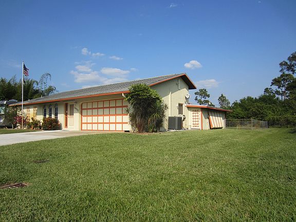 3rd image of 1457 SE Airoso Boulevard
