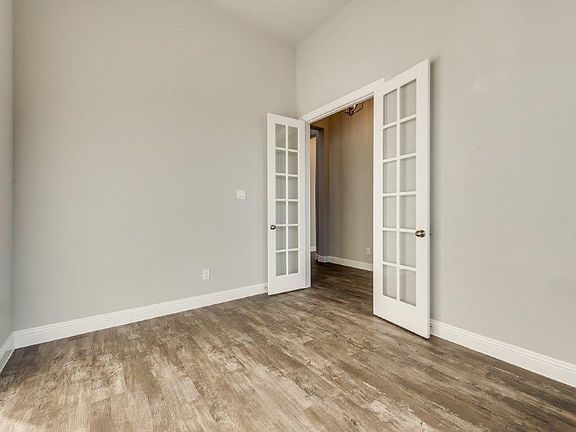 3rd image of 17573 Sequoia Dr