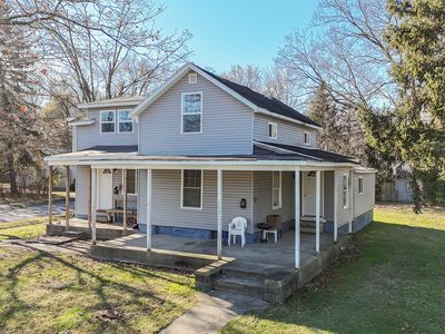 208 S Oak St, Buchanan, MI, 49107
