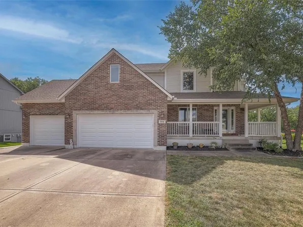 906 Old Mill Rd, Raymore, MO 64083