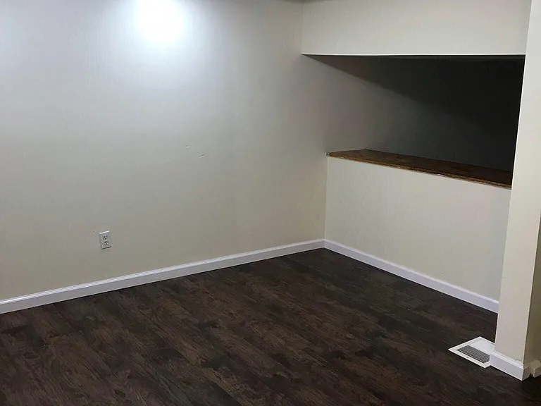 406 Rebecca Ave — Photo 5