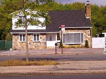 1st image of 2059 Richmond Ave