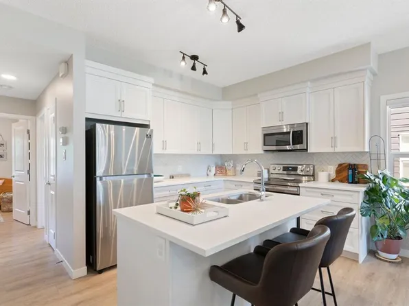 250 E Fireside Vw #1001, Cochrane, AB T4C 2M2