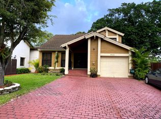 9515 SW 148 Avenue Cir E, Miami, FL 33196