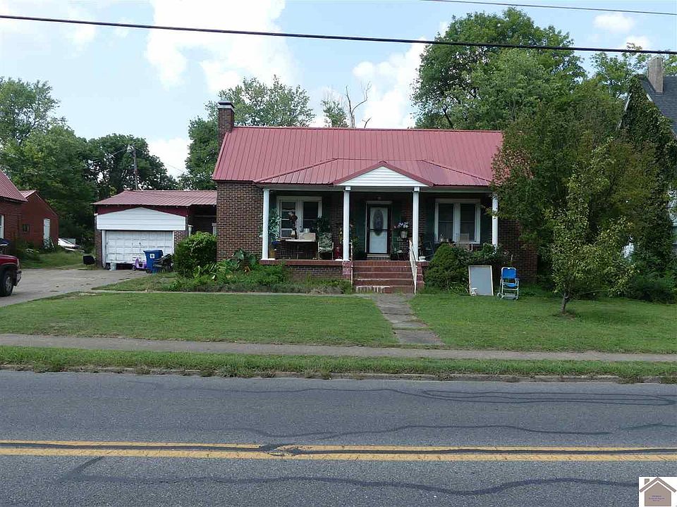 2nd image of 1008 Main St