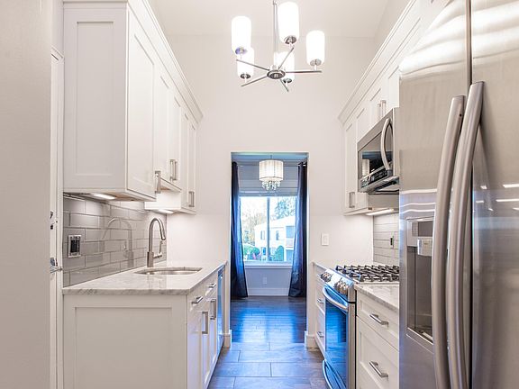 31 Lawson Lane Luxury Kitchen