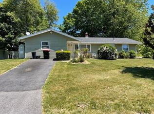 73 Bourne St, Brockton, MA 02302