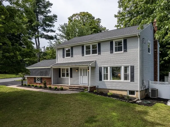 4 W Circuit Dr, Roxbury Twp., NJ 07876