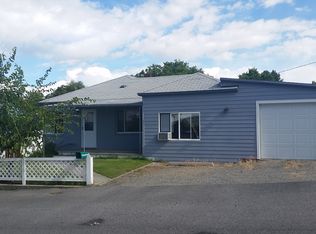 227 E Dewberry Ave, Omak, WA 98841