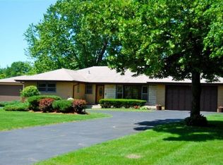 106 Howe Ter, Barrington, IL 60010