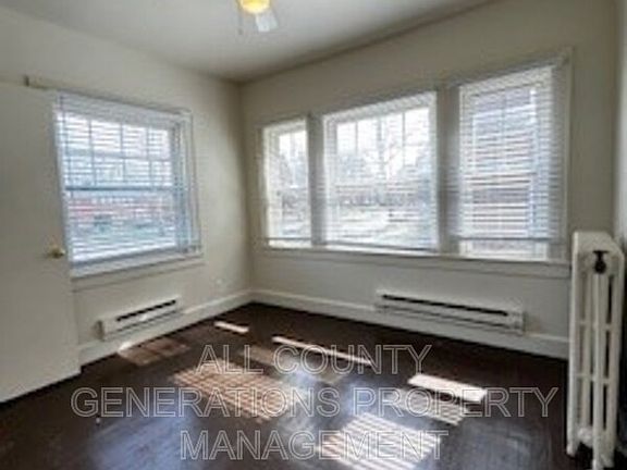 5th image of 2932 S Moreland Blvd APT 2