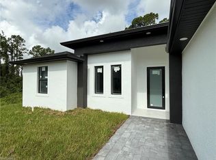 512 Genesee Ave S, Lehigh Acres, FL 33974