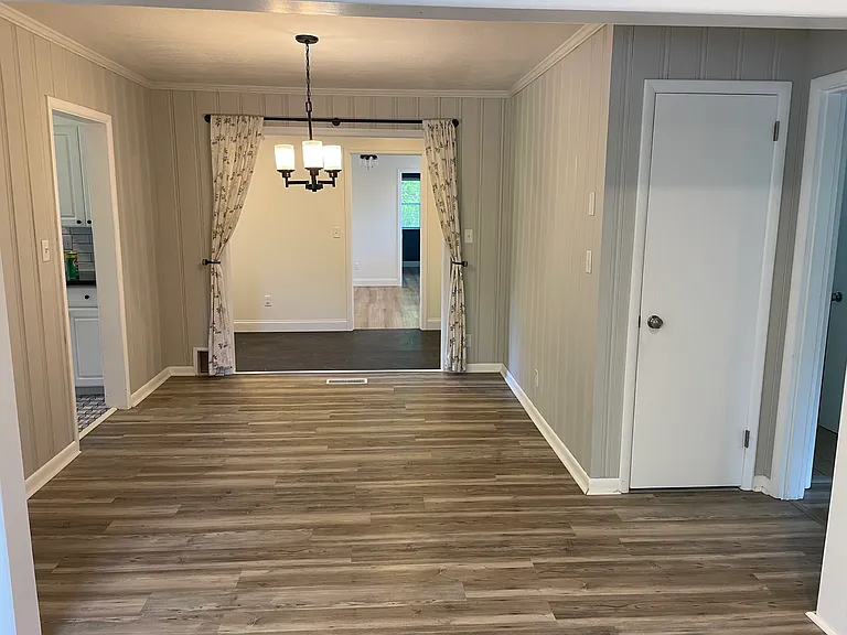 1341 Cloverdale Cir — Photo 16