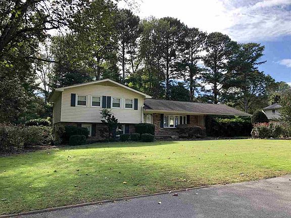 2nd image of 3812 Woodcrest Cir NW