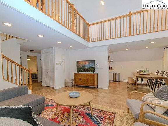 3rd image of 205 Spring Branch Road