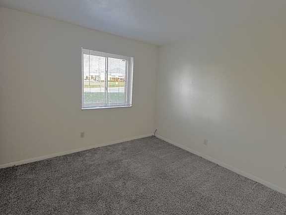 4th image of 413 Grandin Ave APT F