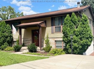 106 Phyllis Dr, Charleston, WV 25302