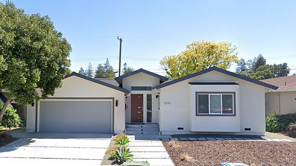 3292 Geneva Dr photo 1