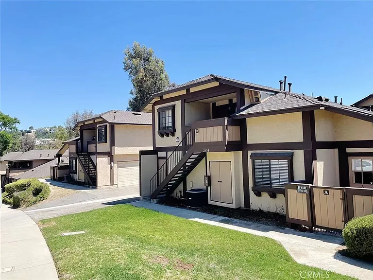 21648 Laurelrim Dr #D — Photo 2
