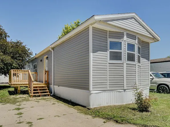 3227 Hopi Dr, Council Bluffs, IA 51501
