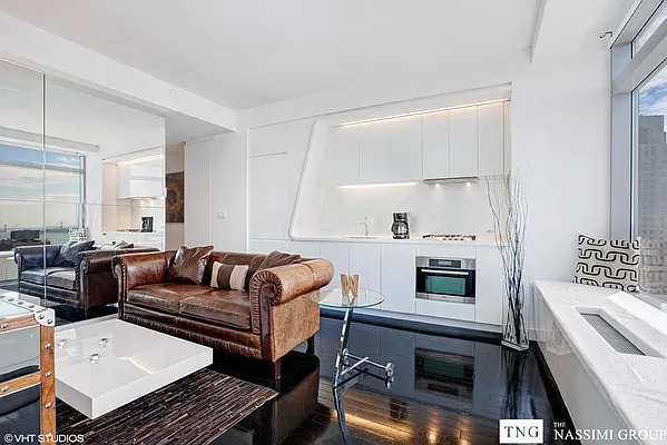 Rented by TNG Nassimi Realty | media 17