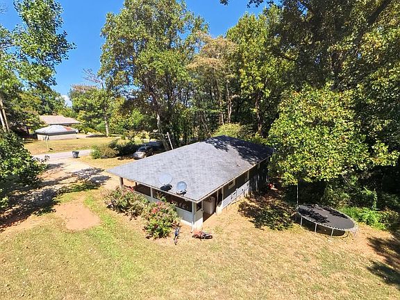 4th image of 35 Collins Rd