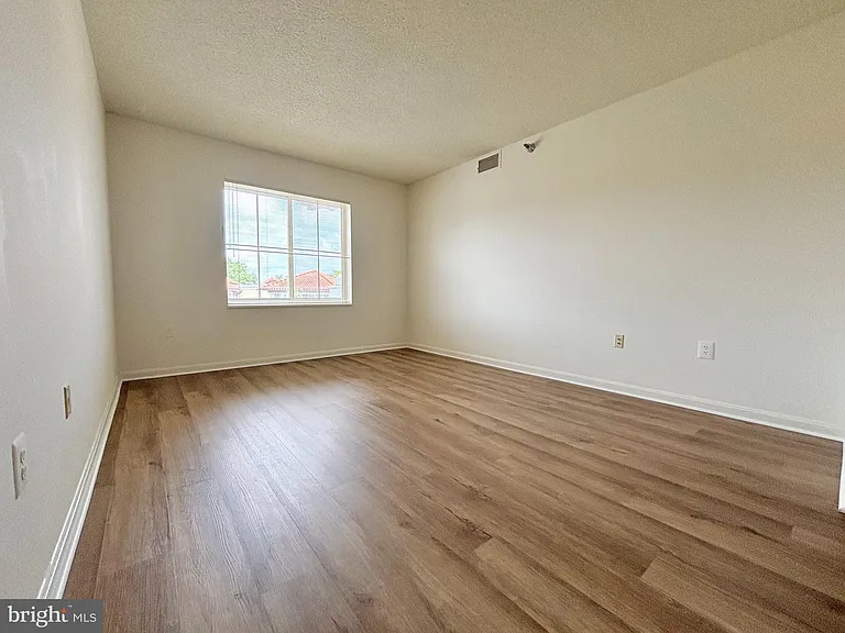 14800 Pennfield Cir #408 — Photo 5