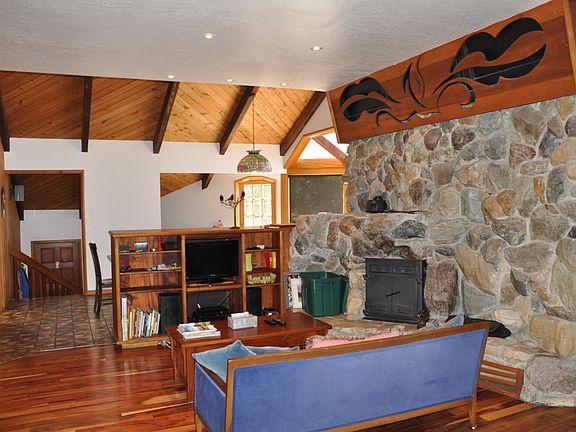 Living room looking toward d